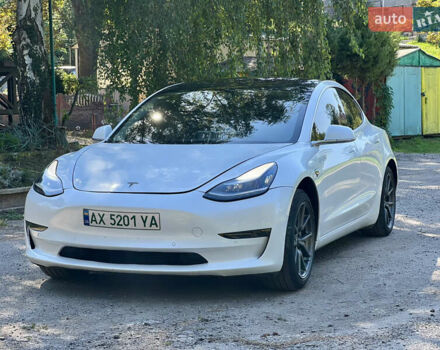 Белый Тесла Модель 3, объемом двигателя 0 л и пробегом 176 тыс. км за 16000 $, фото 2 на Automoto.ua