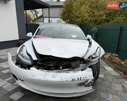 Білий Тесла Модель 3, об'ємом двигуна 0 л та пробігом 245 тис. км за 9999 $, фото 1 на Automoto.ua