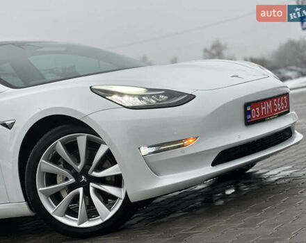 Білий Тесла Модель 3, об'ємом двигуна 0 л та пробігом 118 тис. км за 14999 $, фото 53 на Automoto.ua