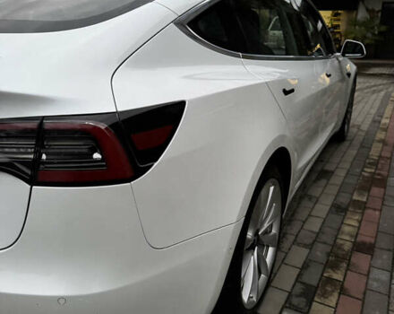 Белый Тесла Модель 3, объемом двигателя 0 л и пробегом 123 тыс. км за 16900 $, фото 6 на Automoto.ua