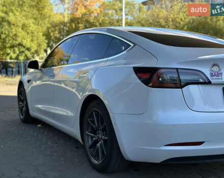 Білий Тесла Модель 3, об'ємом двигуна 0 л та пробігом 137 тис. км за 16400 $, фото 8 на Automoto.ua