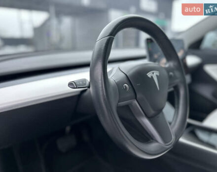 Білий Тесла Модель 3, об'ємом двигуна 0 л та пробігом 118 тис. км за 14999 $, фото 59 на Automoto.ua