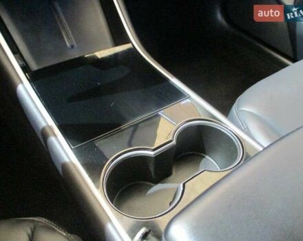 Белый Тесла Модель 3, объемом двигателя 0 л и пробегом 53 тыс. км за 6700 $, фото 8 на Automoto.ua