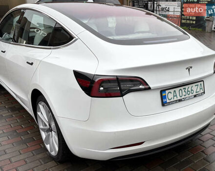 Білий Тесла Модель 3, об'ємом двигуна 0 л та пробігом 41 тис. км за 20000 $, фото 2 на Automoto.ua