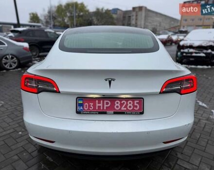 Білий Тесла Модель 3, об'ємом двигуна 0 л та пробігом 123 тис. км за 12800 $, фото 2 на Automoto.ua