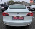 Білий Тесла Модель 3, об'ємом двигуна 0 л та пробігом 123 тис. км за 12800 $, фото 2 на Automoto.ua