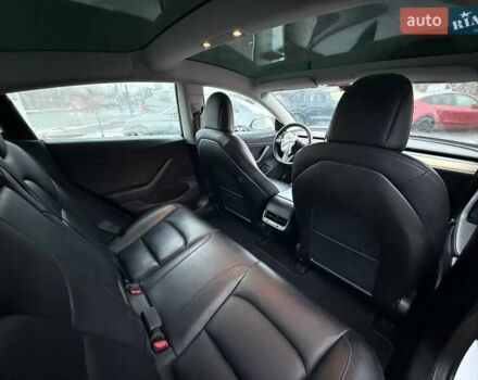 Білий Тесла Модель 3, об'ємом двигуна 0 л та пробігом 123 тис. км за 12800 $, фото 22 на Automoto.ua