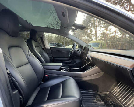 Білий Тесла Модель 3, об'ємом двигуна 0 л та пробігом 195 тис. км за 16000 $, фото 10 на Automoto.ua