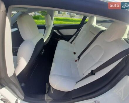 Белый Тесла Модель 3, объемом двигателя 0 л и пробегом 40 тыс. км за 21500 $, фото 15 на Automoto.ua