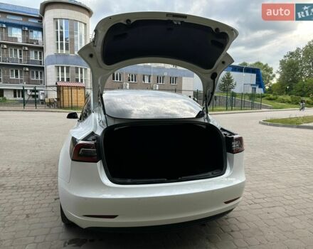 Білий Тесла Модель 3, об'ємом двигуна 0 л та пробігом 106 тис. км за 18000 $, фото 9 на Automoto.ua
