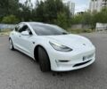 Белый Тесла Модель 3, объемом двигателя 0 л и пробегом 49 тыс. км за 17500 $, фото 1 на Automoto.ua