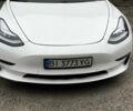 Белый Тесла Модель 3, объемом двигателя 0 л и пробегом 63 тыс. км за 18000 $, фото 1 на Automoto.ua