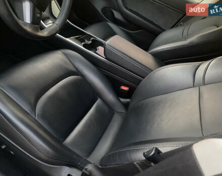 Білий Тесла Модель 3, об'ємом двигуна 0 л та пробігом 57 тис. км за 18850 $, фото 16 на Automoto.ua