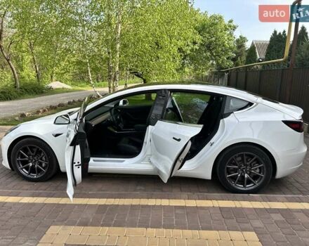 Белый Тесла Модель 3, объемом двигателя 0 л и пробегом 80 тыс. км за 22200 $, фото 9 на Automoto.ua