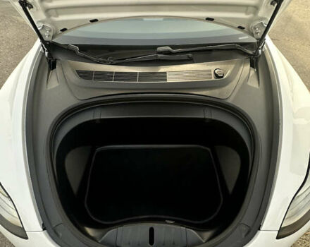 Белый Тесла Модель 3, объемом двигателя 0 л и пробегом 58 тыс. км за 18000 $, фото 13 на Automoto.ua