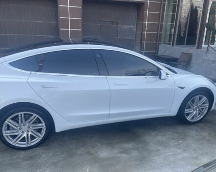 Белый Тесла Модель 3, объемом двигателя 0 л и пробегом 201 тыс. км за 14500 $, фото 2 на Automoto.ua