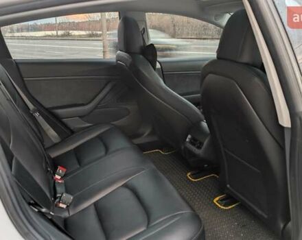 Білий Тесла Модель 3, об'ємом двигуна 0 л та пробігом 143 тис. км за 16700 $, фото 13 на Automoto.ua