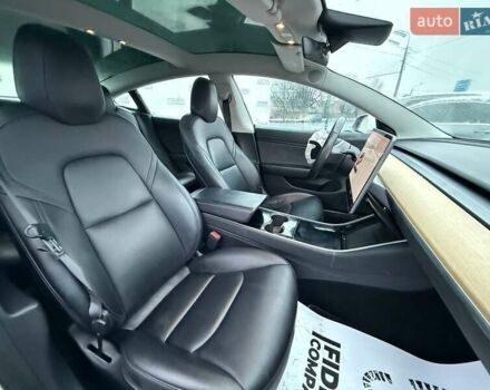 Білий Тесла Модель 3, об'ємом двигуна 0 л та пробігом 123 тис. км за 12800 $, фото 21 на Automoto.ua