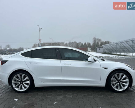 Білий Тесла Модель 3, об'ємом двигуна 0 л та пробігом 118 тис. км за 14999 $, фото 17 на Automoto.ua