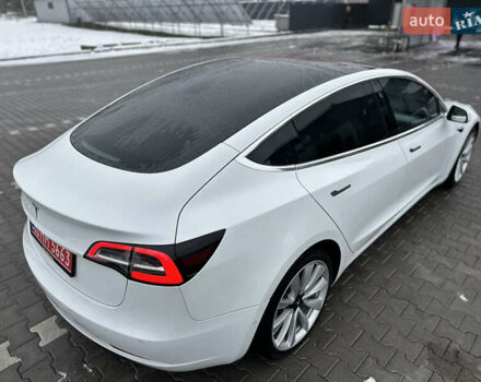 Білий Тесла Модель 3, об'ємом двигуна 0 л та пробігом 118 тис. км за 14999 $, фото 23 на Automoto.ua
