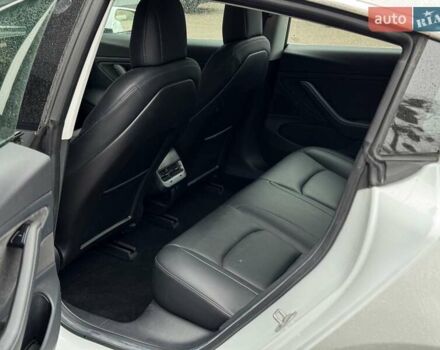 Білий Тесла Модель 3, об'ємом двигуна 0 л та пробігом 35 тис. км за 19500 $, фото 13 на Automoto.ua