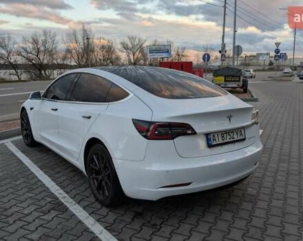 Білий Тесла Модель 3, об'ємом двигуна 0 л та пробігом 143 тис. км за 16700 $, фото 3 на Automoto.ua