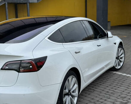 Білий Тесла Модель 3, об'ємом двигуна 0 л та пробігом 170 тис. км за 15500 $, фото 4 на Automoto.ua