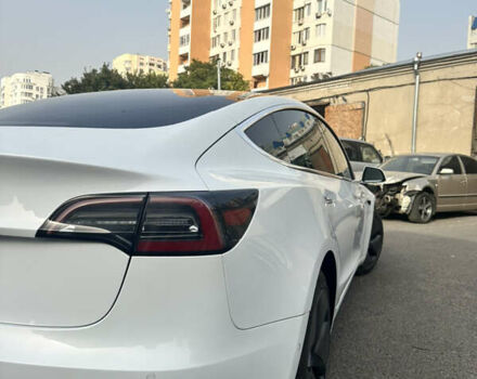 Белый Тесла Модель 3, объемом двигателя 0 л и пробегом 58 тыс. км за 18000 $, фото 10 на Automoto.ua