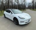 Белый Тесла Модель 3, объемом двигателя 0 л и пробегом 1 тыс. км за 18500 $, фото 2 на Automoto.ua