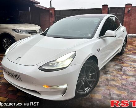 Белый Тесла Модель 3, объемом двигателя 0.3 л и пробегом 149 тыс. км за 16900 $, фото 6 на Automoto.ua