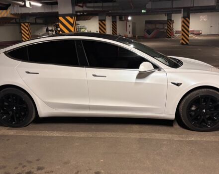 Білий Тесла Модель 3, об'ємом двигуна 0 л та пробігом 73 тис. км за 18000 $, фото 12 на Automoto.ua