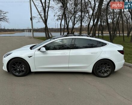 Белый Тесла Модель 3, объемом двигателя 0 л и пробегом 67 тыс. км за 18000 $, фото 4 на Automoto.ua
