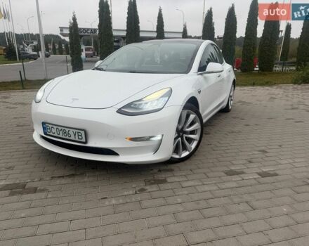 Белый Тесла Модель 3, объемом двигателя 0 л и пробегом 130 тыс. км за 17500 $, фото 1 на Automoto.ua