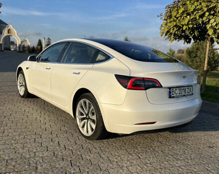 Белый Тесла Модель 3, объемом двигателя 0 л и пробегом 78 тыс. км за 27300 $, фото 3 на Automoto.ua