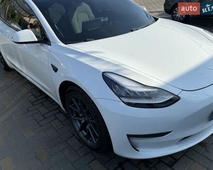 Белый Тесла Модель 3, объемом двигателя 0 л и пробегом 85 тыс. км за 18500 $, фото 11 на Automoto.ua