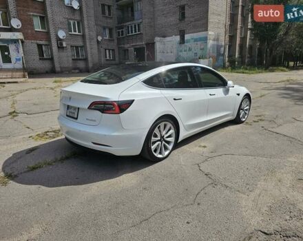 Білий Тесла Модель 3, об'ємом двигуна 0 л та пробігом 69 тис. км за 21000 $, фото 5 на Automoto.ua