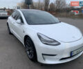 Тесла Модель 3 2018 у Києві на Automoto.ua Білий Тесла Модель 3, об'ємом двигуна 0 л та пробігом 65 тис. км за 15300 $, фото 1 на Automoto.ua