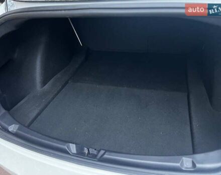 Белый Тесла Модель 3, объемом двигателя 0 л и пробегом 85 тыс. км за 19399 $, фото 31 на Automoto.ua