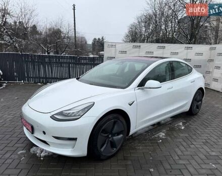Білий Тесла Модель 3, об'ємом двигуна 0 л та пробігом 123 тис. км за 12800 $, фото 1 на Automoto.ua