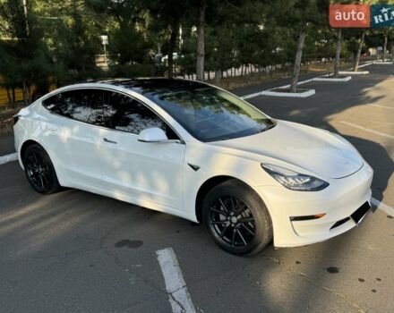 Білий Тесла Модель 3, об'ємом двигуна 0 л та пробігом 100 тис. км за 16999 $, фото 1 на Automoto.ua