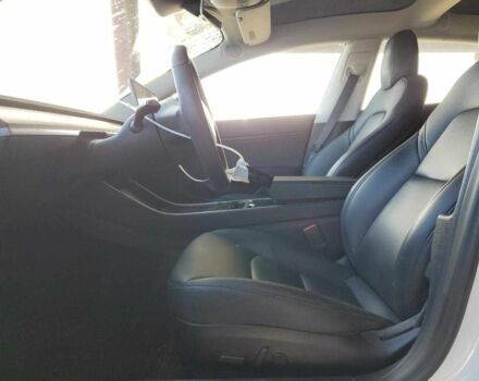 Белый Тесла Модель 3, объемом двигателя 0 л и пробегом 35 тыс. км за 5700 $, фото 6 на Automoto.ua