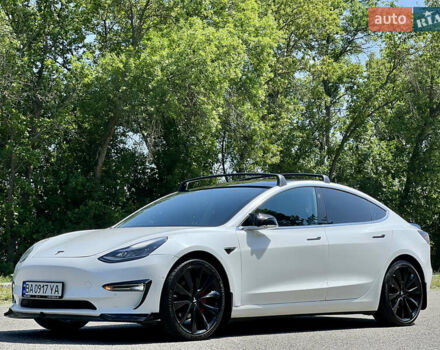 Тесла Модель 3 2018 у Александрие на Automoto.ua Білий Тесла Модель 3, об'ємом двигуна 0 л та пробігом 160 тис. км за 18600 $, фото 6 на Automoto.ua