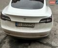 Белый Тесла Модель 3, объемом двигателя 0 л и пробегом 63 тыс. км за 18000 $, фото 2 на Automoto.ua
