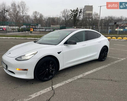 Белый Тесла Модель 3, объемом двигателя 0 л и пробегом 196 тыс. км за 15500 $, фото 2 на Automoto.ua