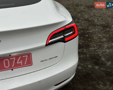 Белый Тесла Модель 3, объемом двигателя 0 л и пробегом 202 тыс. км за 13900 $, фото 6 на Automoto.ua