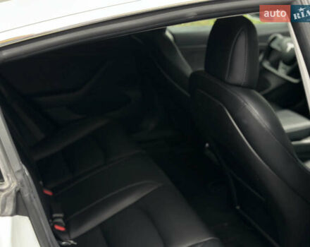 Белый Тесла Модель 3, объемом двигателя 0 л и пробегом 202 тыс. км за 13900 $, фото 22 на Automoto.ua