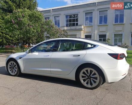 Белый Тесла Модель 3, объемом двигателя 0 л и пробегом 40 тыс. км за 21500 $, фото 2 на Automoto.ua