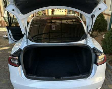 Белый Тесла Модель 3, объемом двигателя 0 л и пробегом 91 тыс. км за 17000 $, фото 4 на Automoto.ua