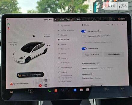 Белый Тесла Модель 3, объемом двигателя 0 л и пробегом 75 тыс. км за 16900 $, фото 12 на Automoto.ua