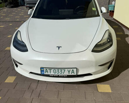 Тесла Модель 3 2018 в Ивано-Франковске на Automoto.ua Белый Тесла Модель 3, объемом двигателя 0 л и пробегом 170 тыс. км за 19500 $, фото 5 на Automoto.ua